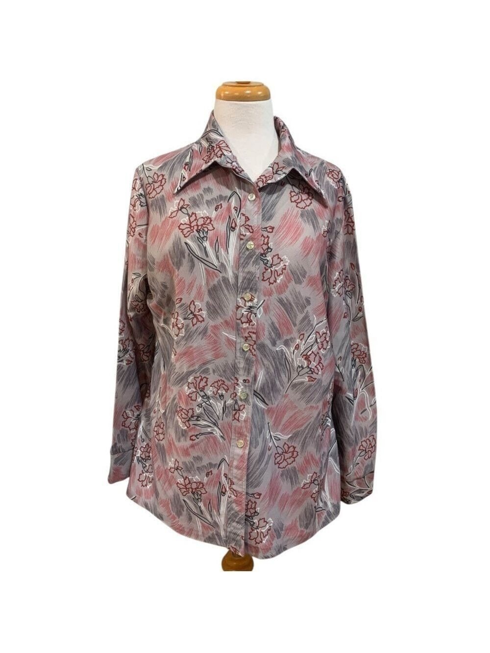 Vntg 70’s grey dagger collar button down shirt with red floral pattern Volup